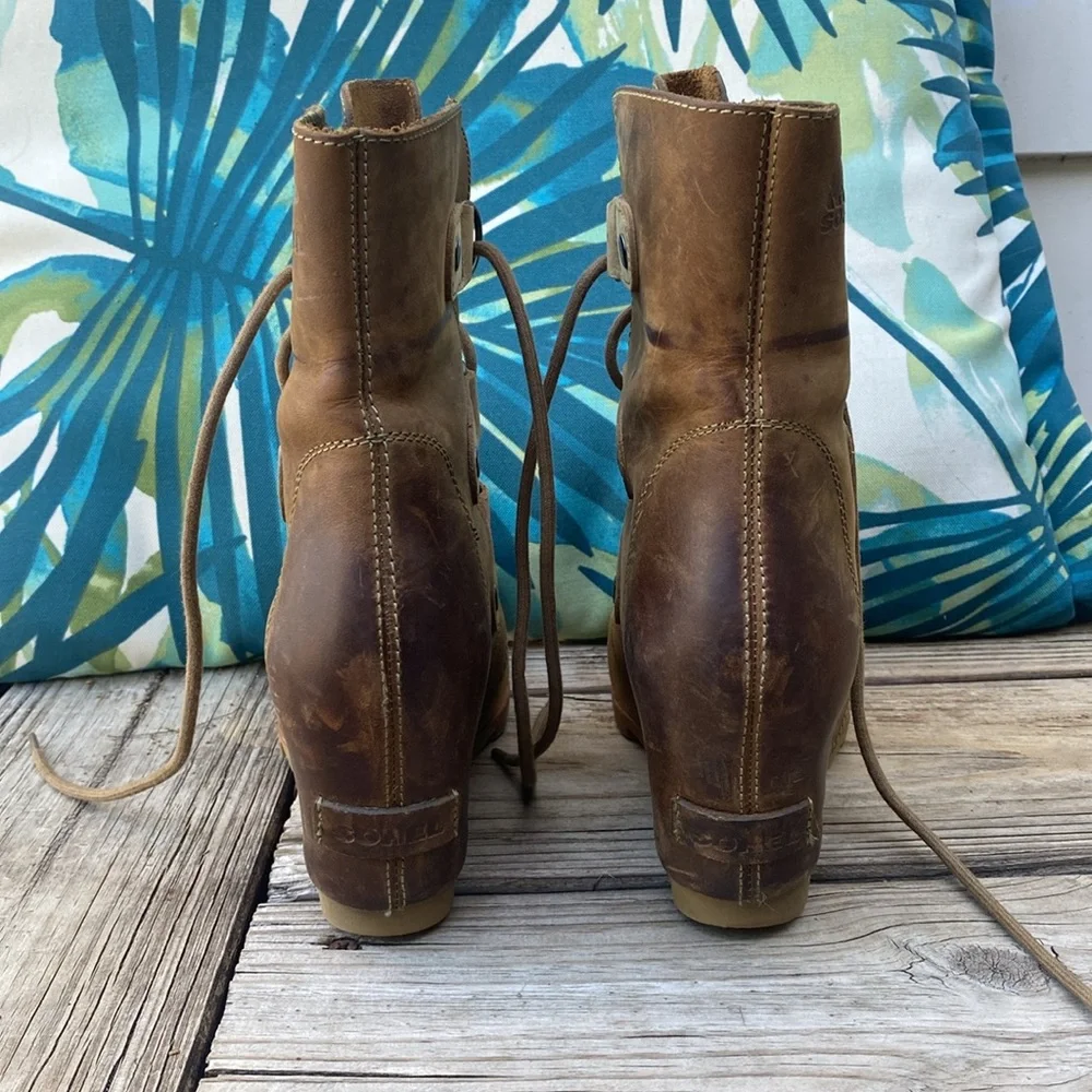 SOREL wedge boots. Tan. Size 6 US - Picture 3 of 8